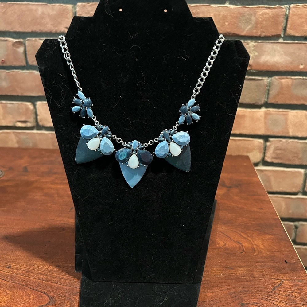 Source Unknown Blue Floral Necklace
